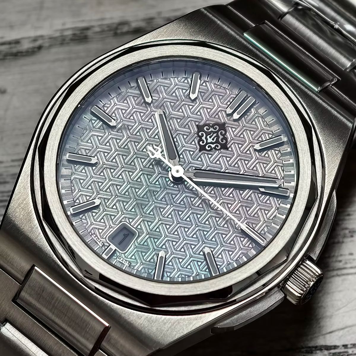 IX&DAO 2026 New Warrior 37mm M - огляд і ціна Omega Watch Constellation